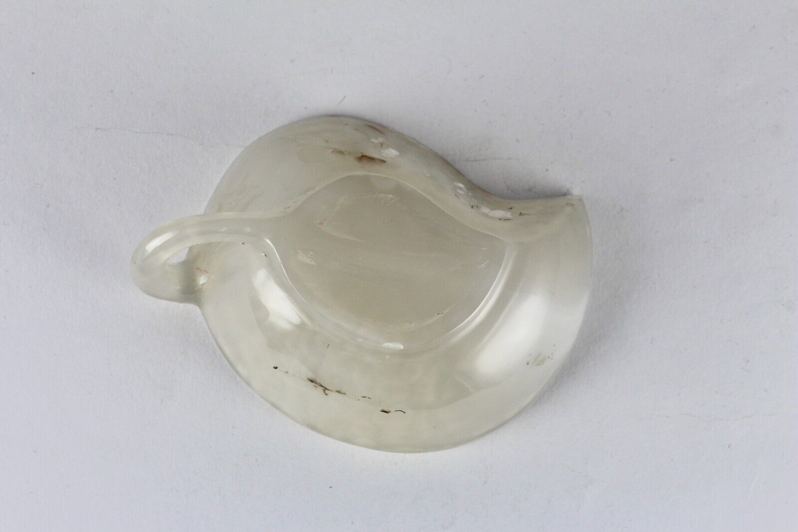 Hand Crafted Natural Chalcedony Carved Leaf 510 Carats gemstone Bowl Home Decor