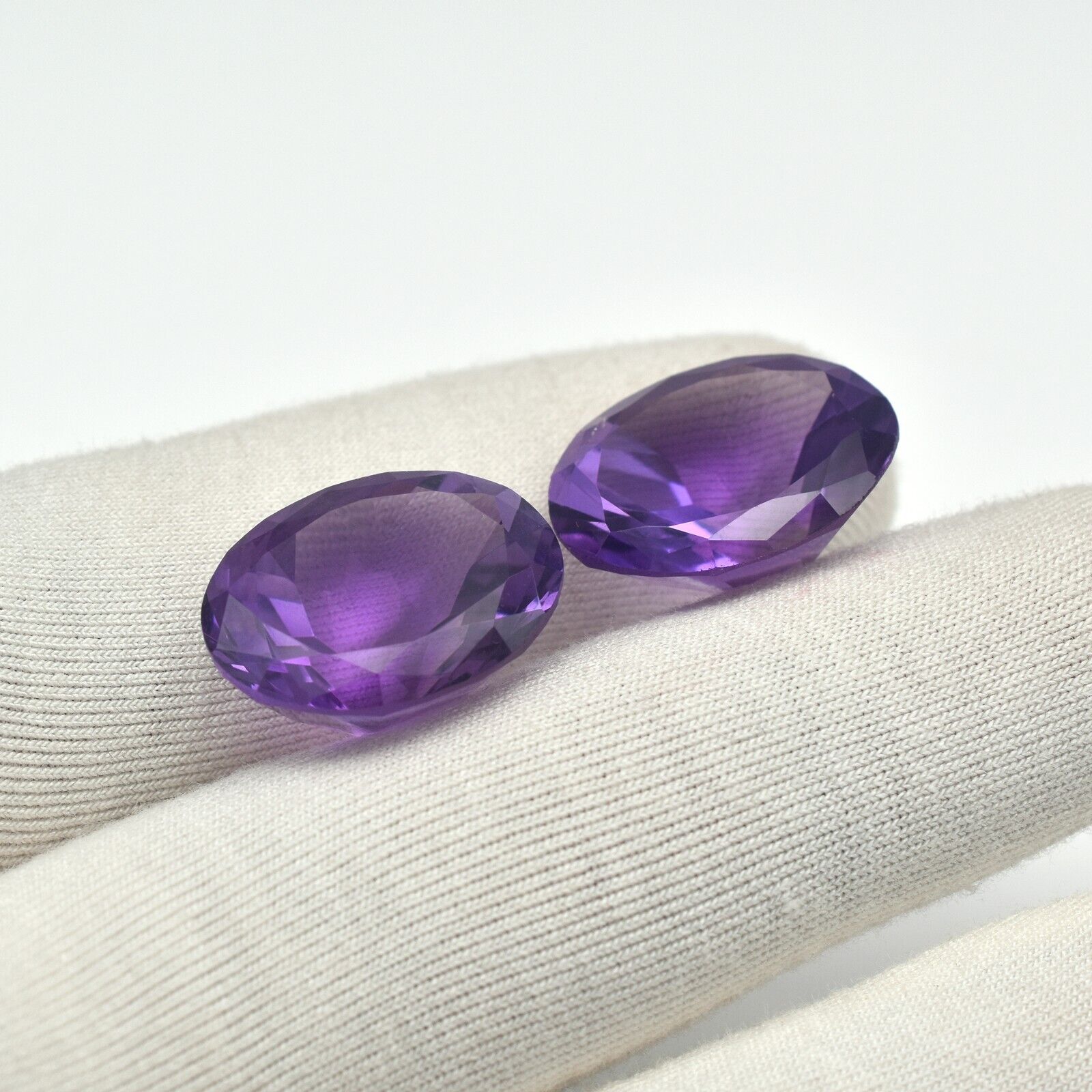 Natural Amethyst Oval Cut Gemstone Pair 20x15 mm 36.55 Ct Designing Earring