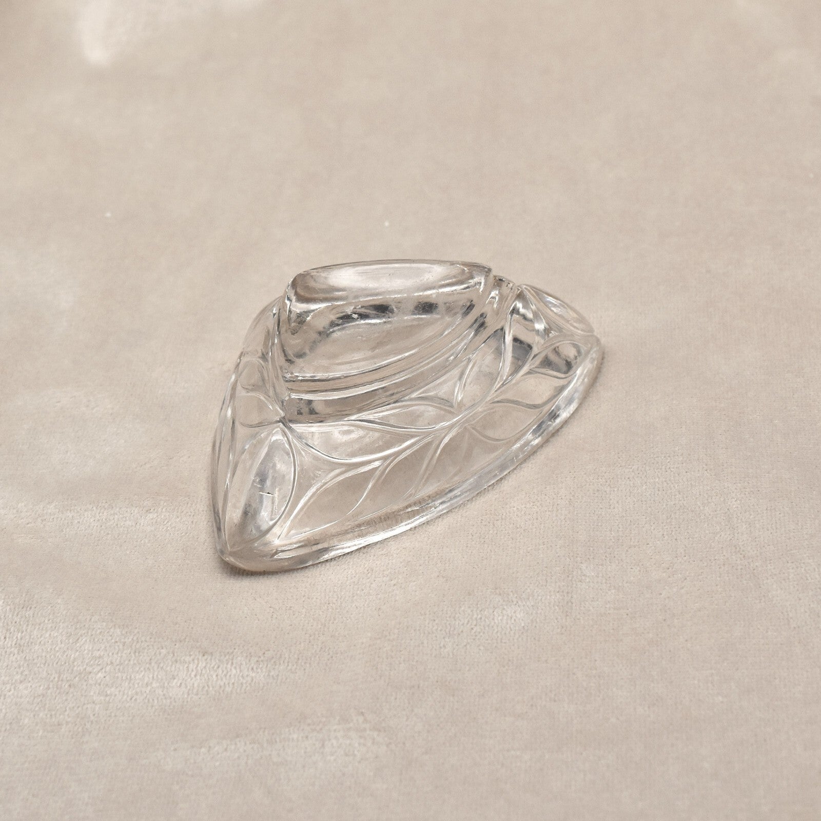 Antique Natural Rock Crystal Quartz 465 Ct Triangle Gemstone Bowl Decor