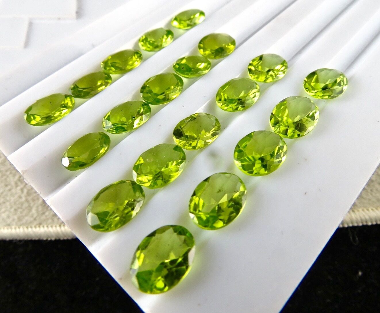 NATURAL PERIDOT OVAL CUT 9X7 MM 20 PCS 31 CTS GEMSTONES FOR PENDANT RING EARRING