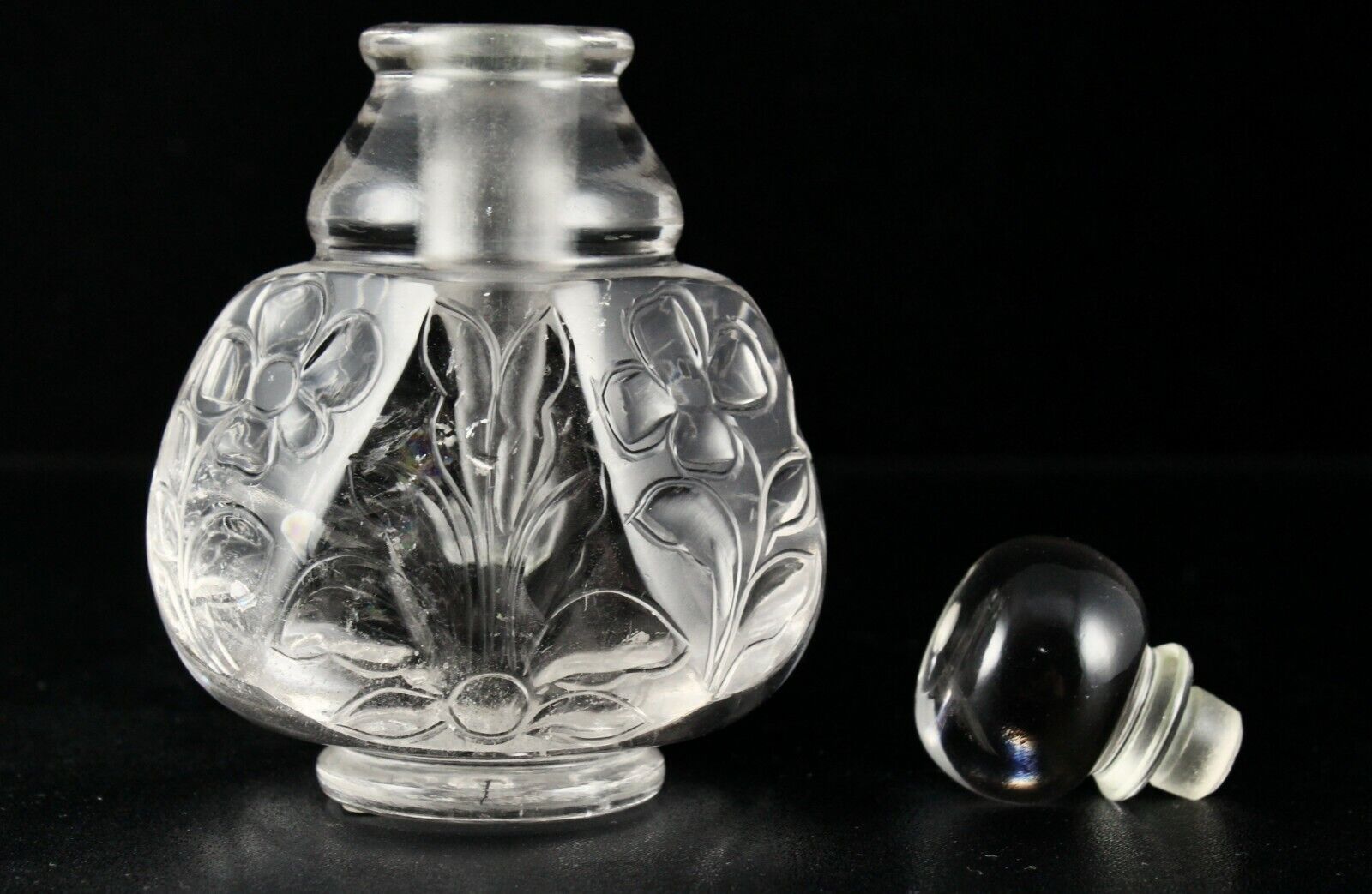 HAND CARVED NATURAL ROCK CRYSTAL QUARTZ 2000 CTS CARVED PERFUME BOTTLE FOR DECOR