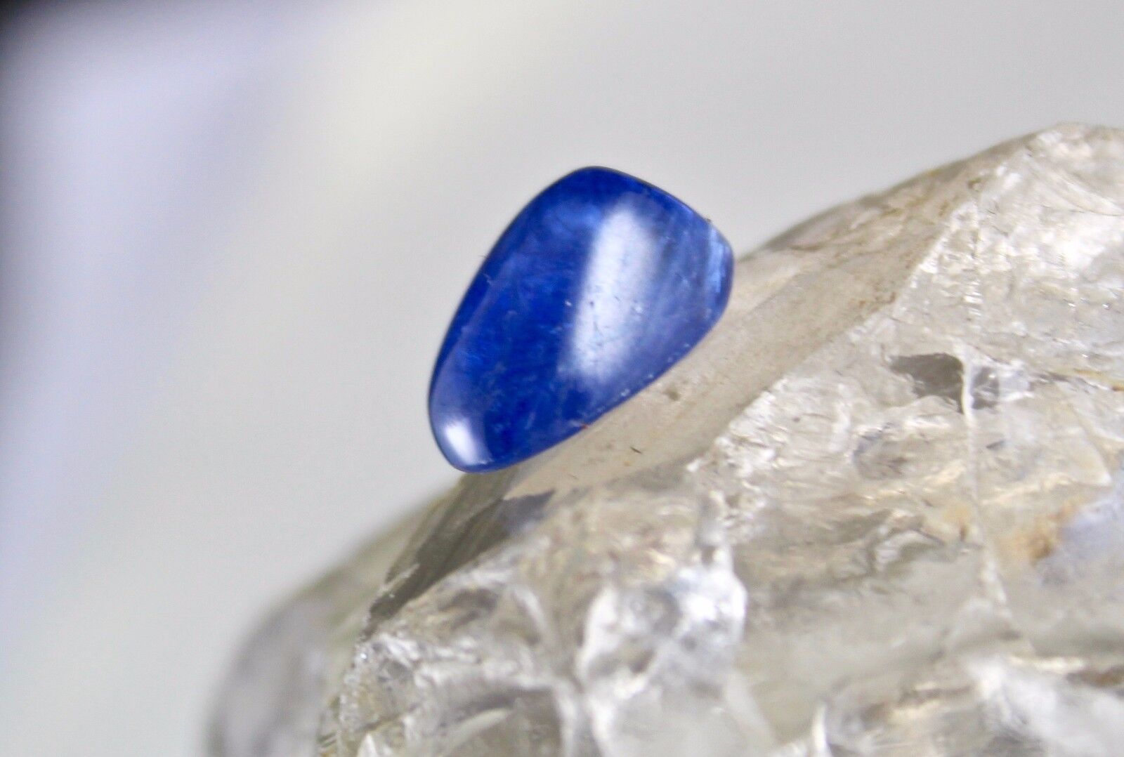 Certified Natural Blue Sapphire Oval Cabochon 8.83 Ct Gemstone For Ring Pendant