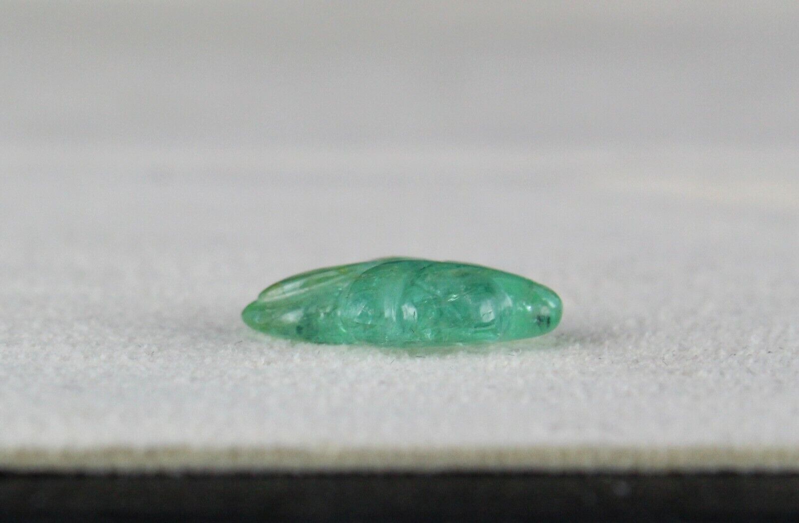 NATURAL COLOMBIAN EMERALD CARVED LEAF 5.57 CARATS GEMSTONE FOR PENDANT RING