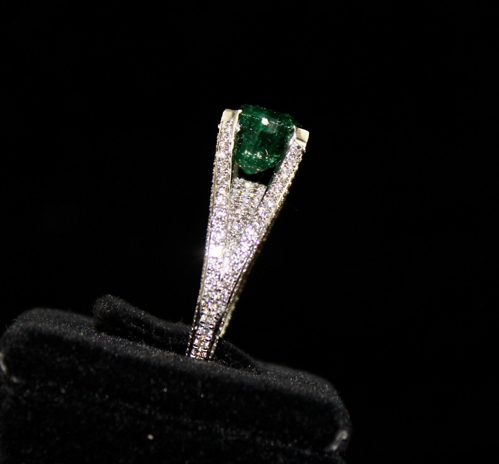 Certified Natural Emerald 4.95ct Square 18k Gold Natural Diamond Ring For Women