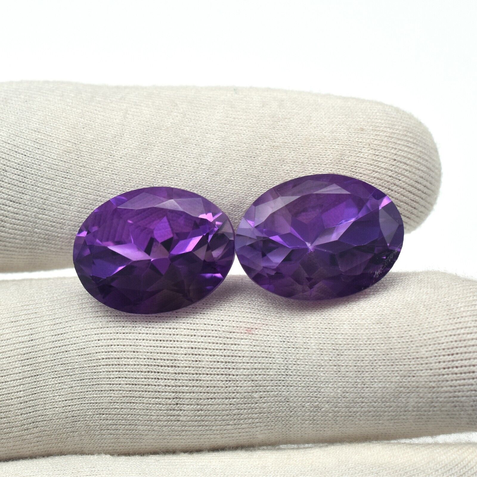 Natural Amethyst Oval Cut Gemstone Pair 20x15 mm 36.55 Ct Designing Earring