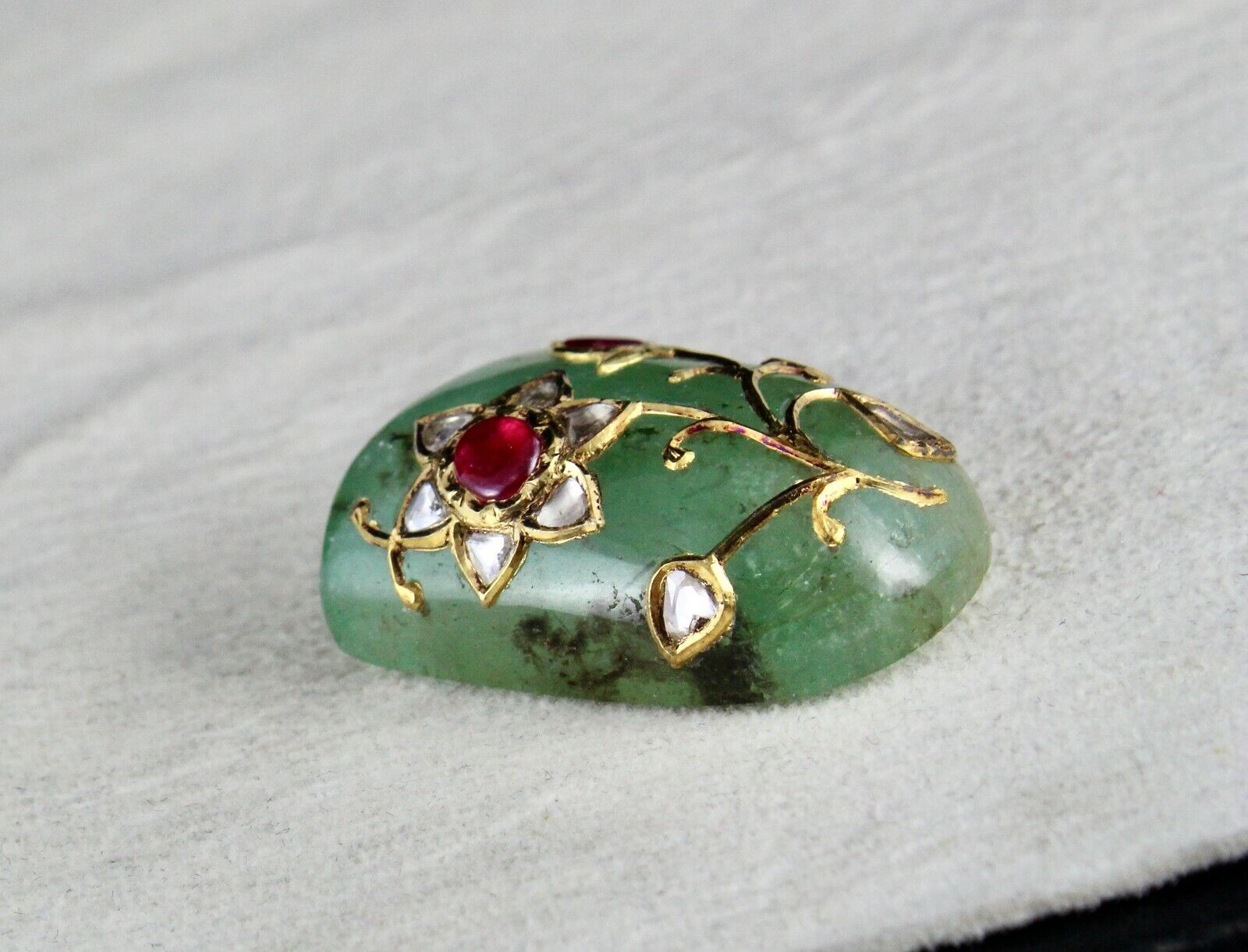 Mughal Natural Emerald Cabochon Gemstone Ruby Diamond 22k Gold Pendant Design