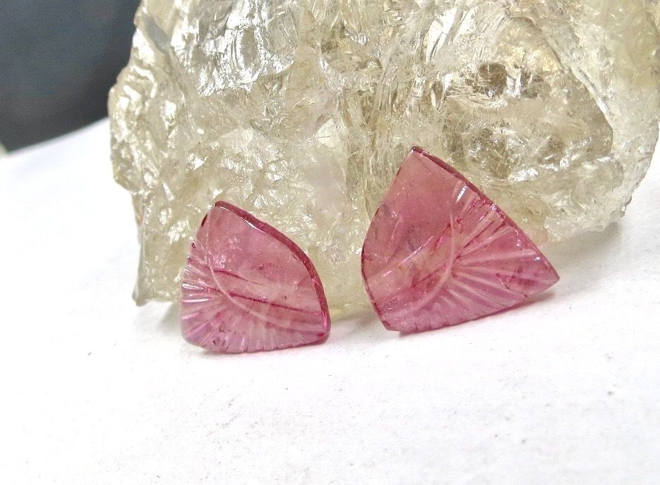 NATURAL PINK TOURMALINE CARVED LEAVES 9.07 CARATS GEMSTONE FOR EARRING PENDANT 