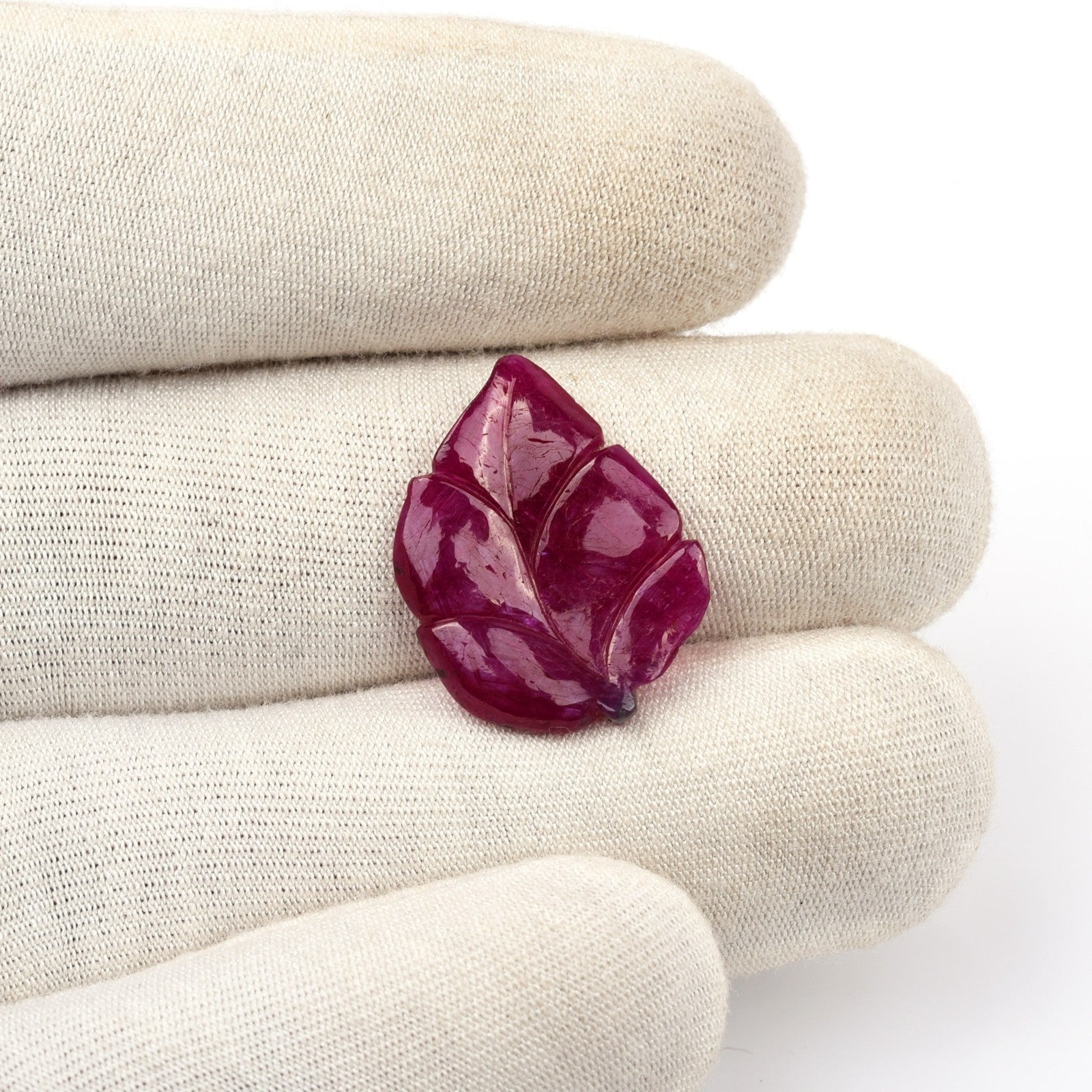 Certified Natural Untreated Ruby Carved Leaf Gemstone 7.18 Ct For Ring Pendant