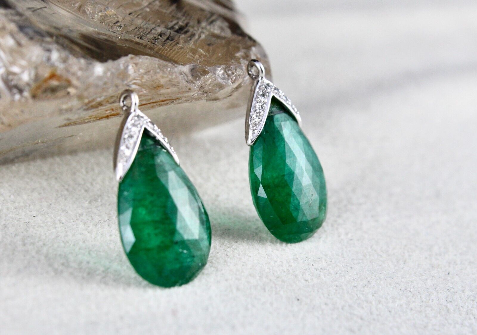 NATURAL EMERALD PAIR TEAR DROP 18.30 CTS HANGING STONE DIAMOND 18K GOLD EARRING