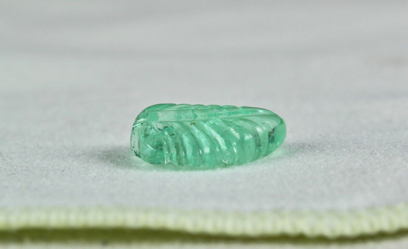 Natural Colombia Emerald Carved Leaf 6.10 Ct Gemstone For Ring Pendant