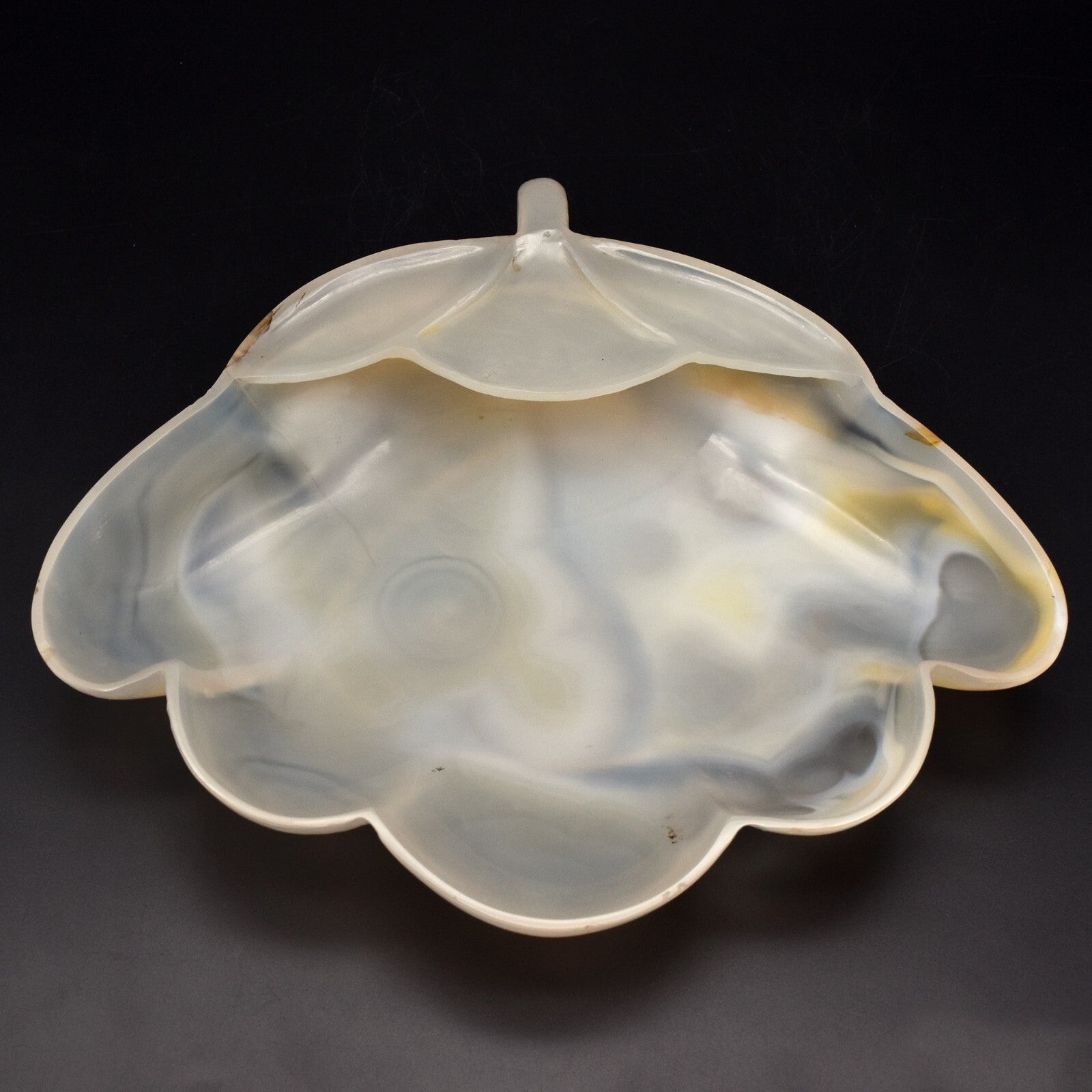 Certified Handcrafted Chalcedony 2928 Ct Agate Carv Leaf Gemstone Bowl Decor