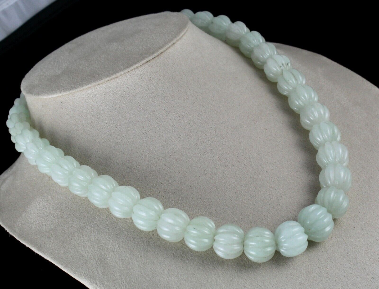 NATURAL INDIAN JADE MELON CARVED BEADS 1 L 828 CARATS GEMSTONE SILVER NECKLACE