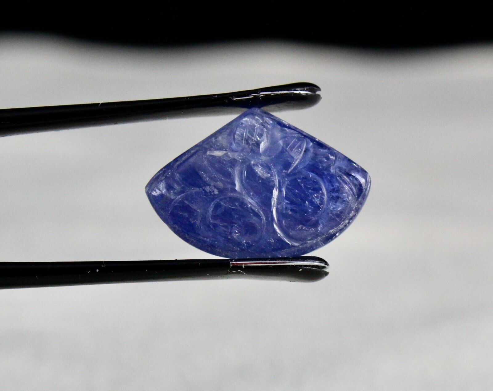 NATURAL UNHEATED BLUE SAPPHIRE CARVED 16.50 CARATS GEMSTONE PENDANT DESIGNING