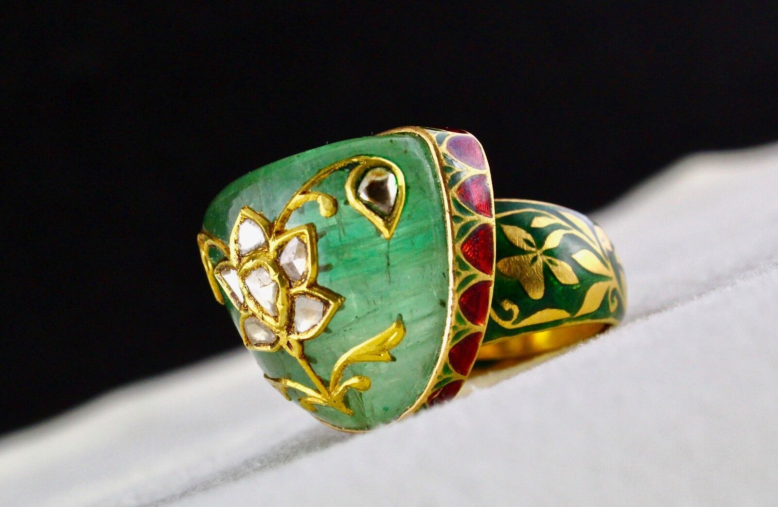 ANTIQUE NATURAL COLOMBIAN EMERALD CABOCHON DIAMOND 22K GOLD JADAU DESIGNER RING 