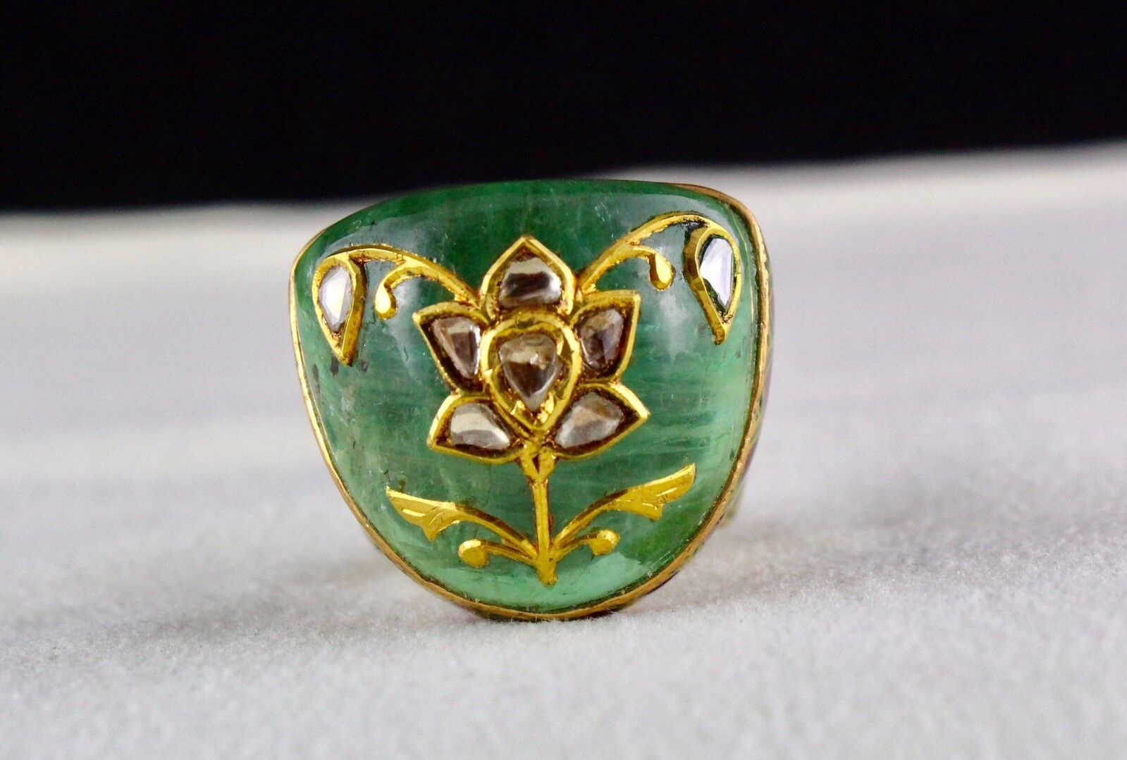 ANTIQUE NATURAL COLOMBIAN EMERALD CABOCHON DIAMOND 22K GOLD JADAU DESIGNER RING 