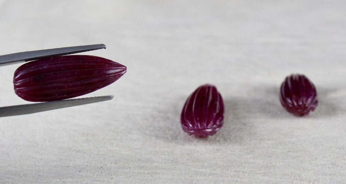 Certified Natural Untreated Ruby Carved 60.35 Ct Gemstone Earrings Pendant Set