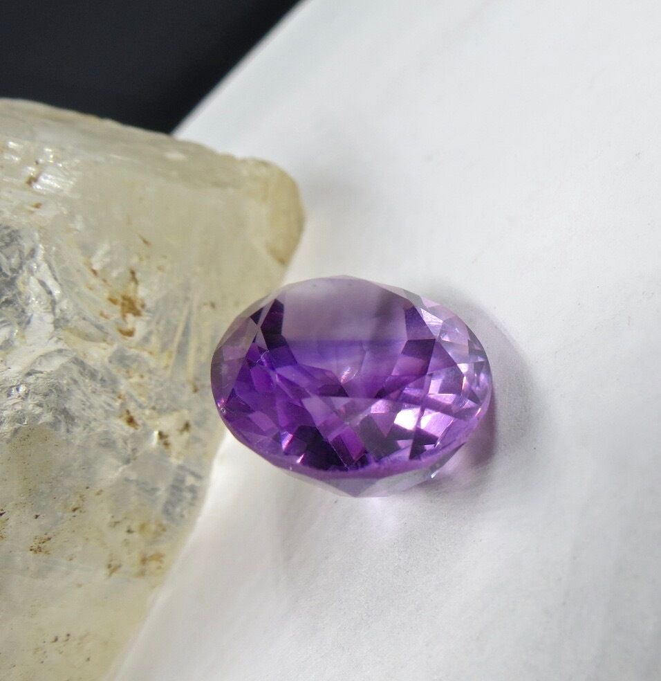 NATURAL AMETHYST OVAL CUT 29.85 CARATS  GEMSTONE FOR RING & PENDANT