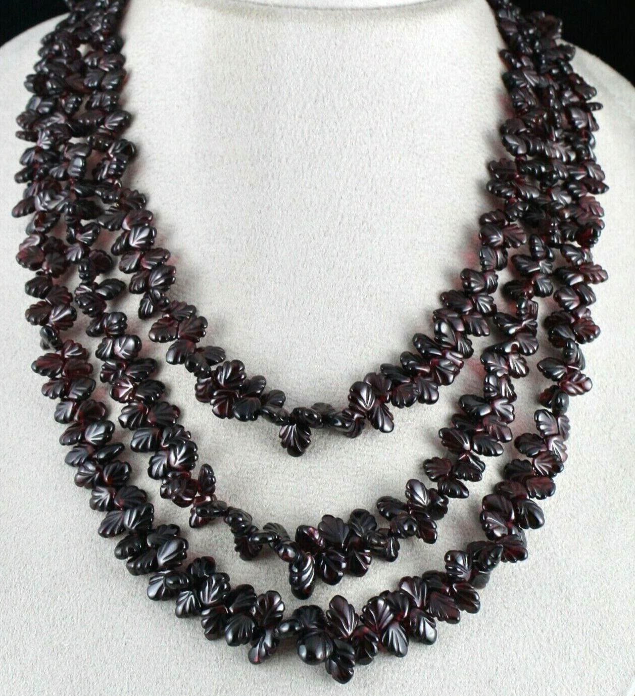 Certified Natural Red Garnet 1000 Carats Carved Leaves Gemstone Necklace