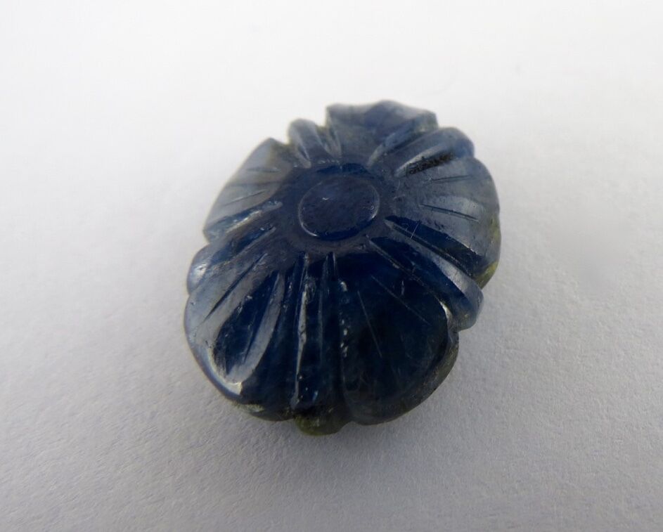 GTL CERTIFIED NATURAL BLUE SAPPHIRE CARVED FLOWER 20 CTS RARE GEMSTONE FOR RING