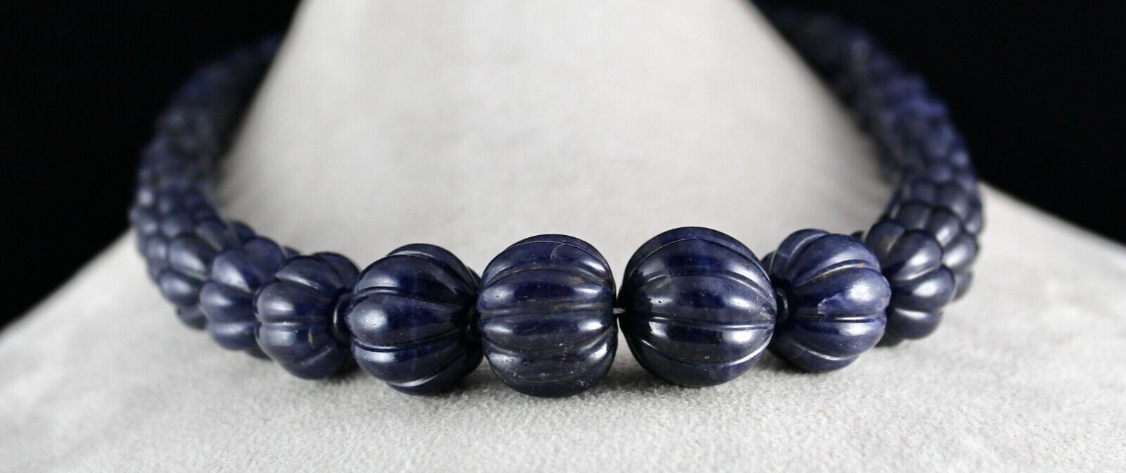 NATURAL BLUE JADE BEADS CARVED ROUND GEMSTONE 1 LINE 1001 CARATS SILVER NECKLACE