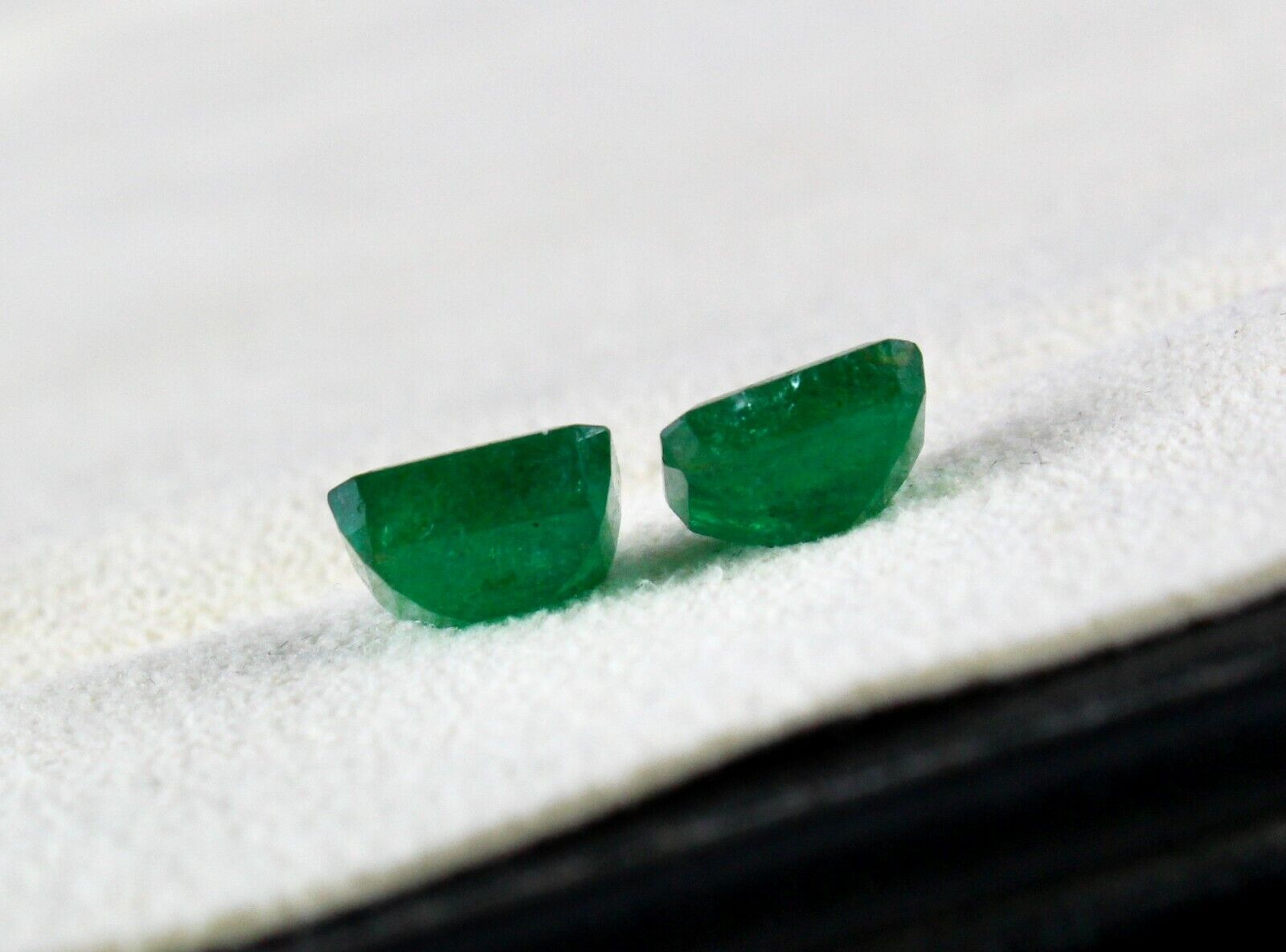 NATURAL EMERALD OCTAGON CUT PAIR GEMSTONE 2 PCS 3.57 CTS DESIGNING EARRING