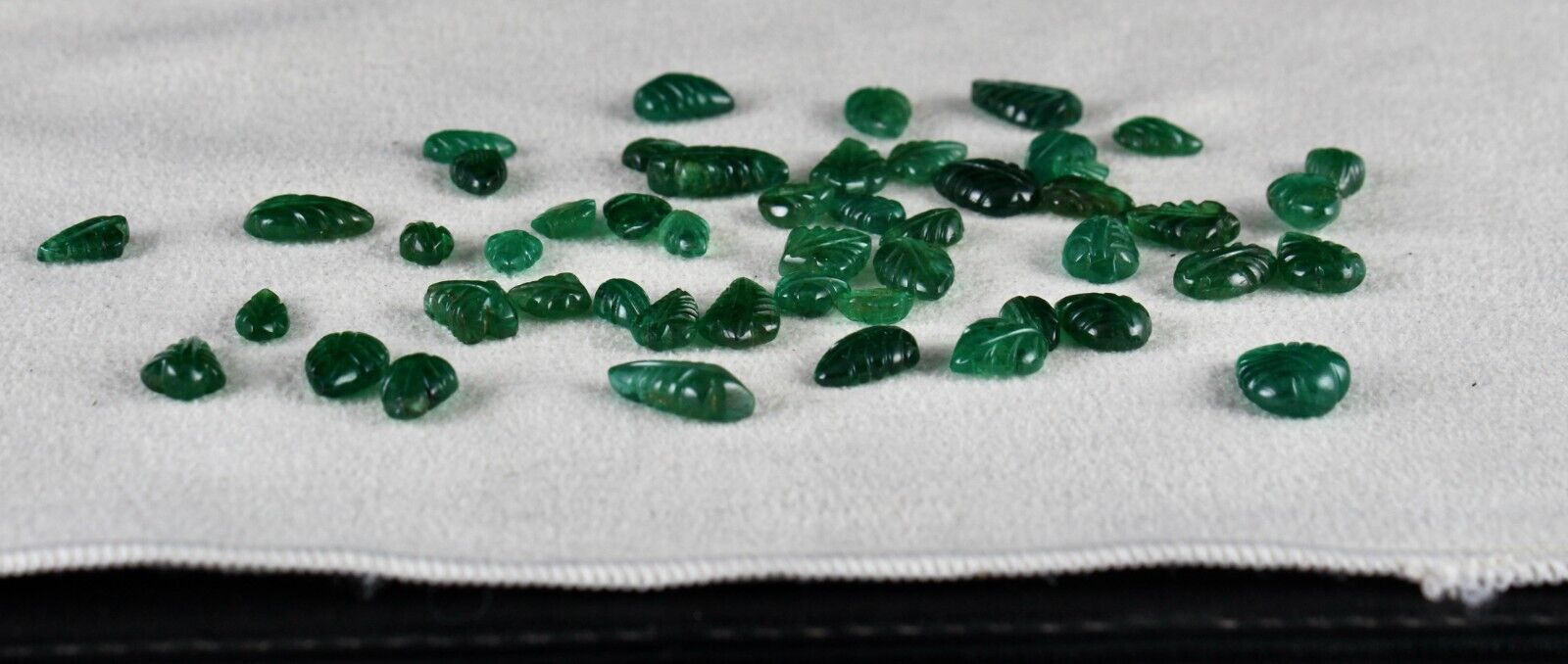 NATURAL EMERALD CARVED LEAVES LOT 49 PC 61.25 CT LOOSE GEMSTONE DESIGNING JEWELS