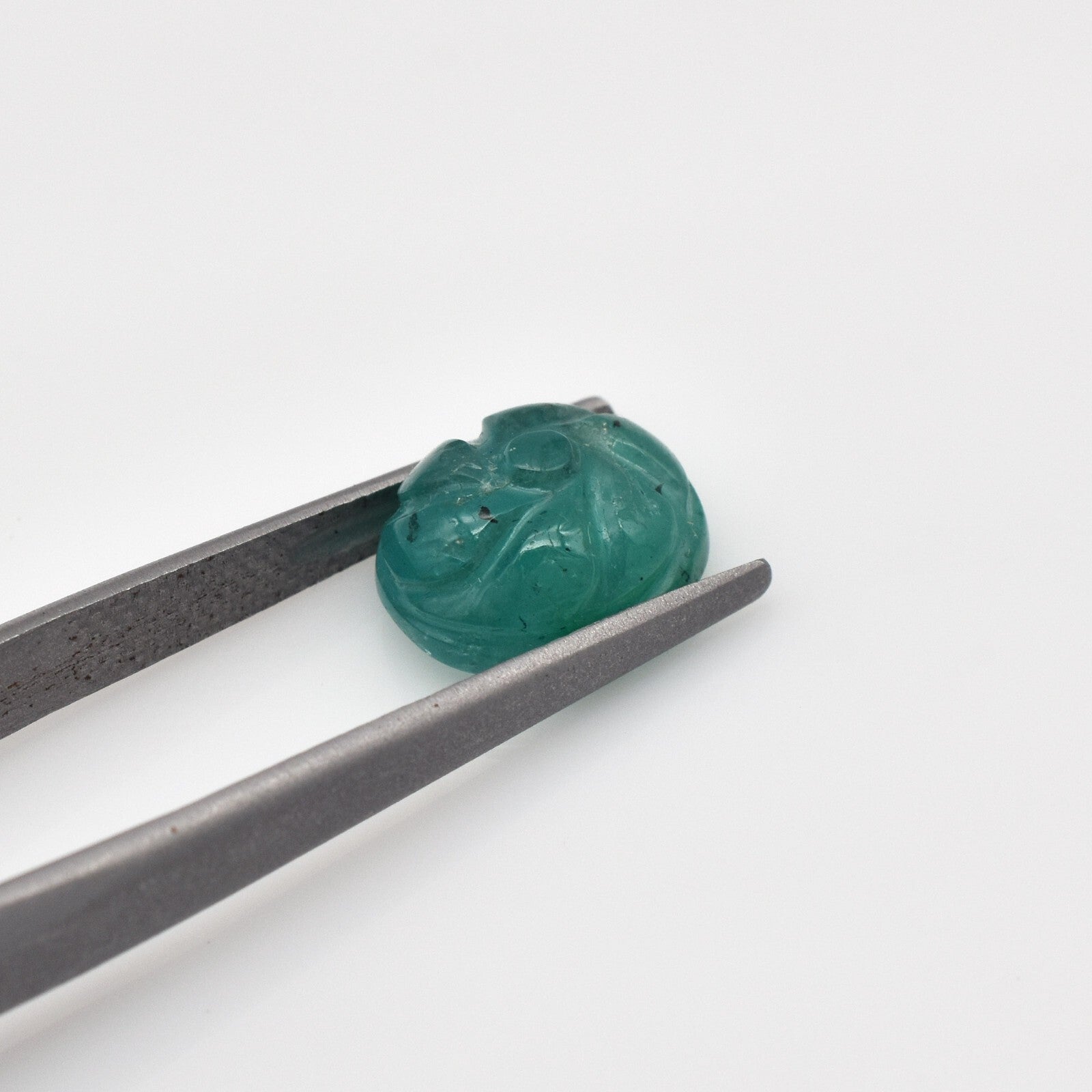 Natural Emerald 4.08 Ct Carved Oval Certified Loose Gemstone For Ring Pendant