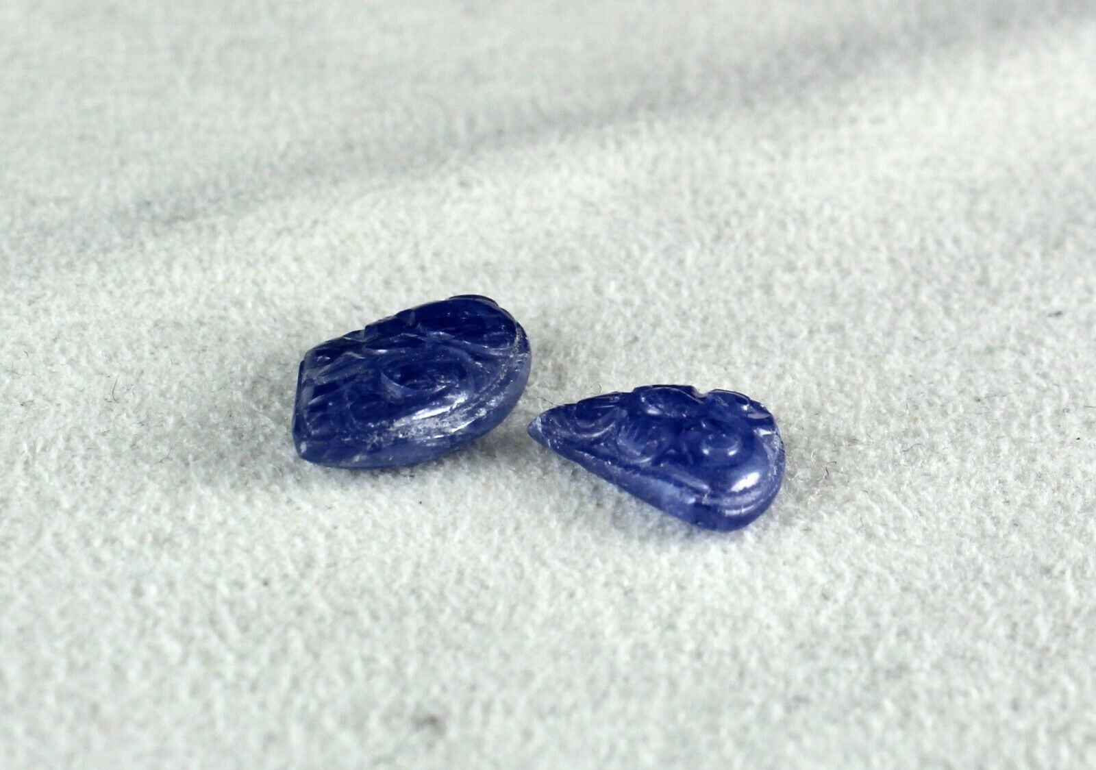 NATURAL UNHEATED BLUE SAPPHIRE CARVED 16.50 CARATS GEMSTONE PENDANT DESIGNING