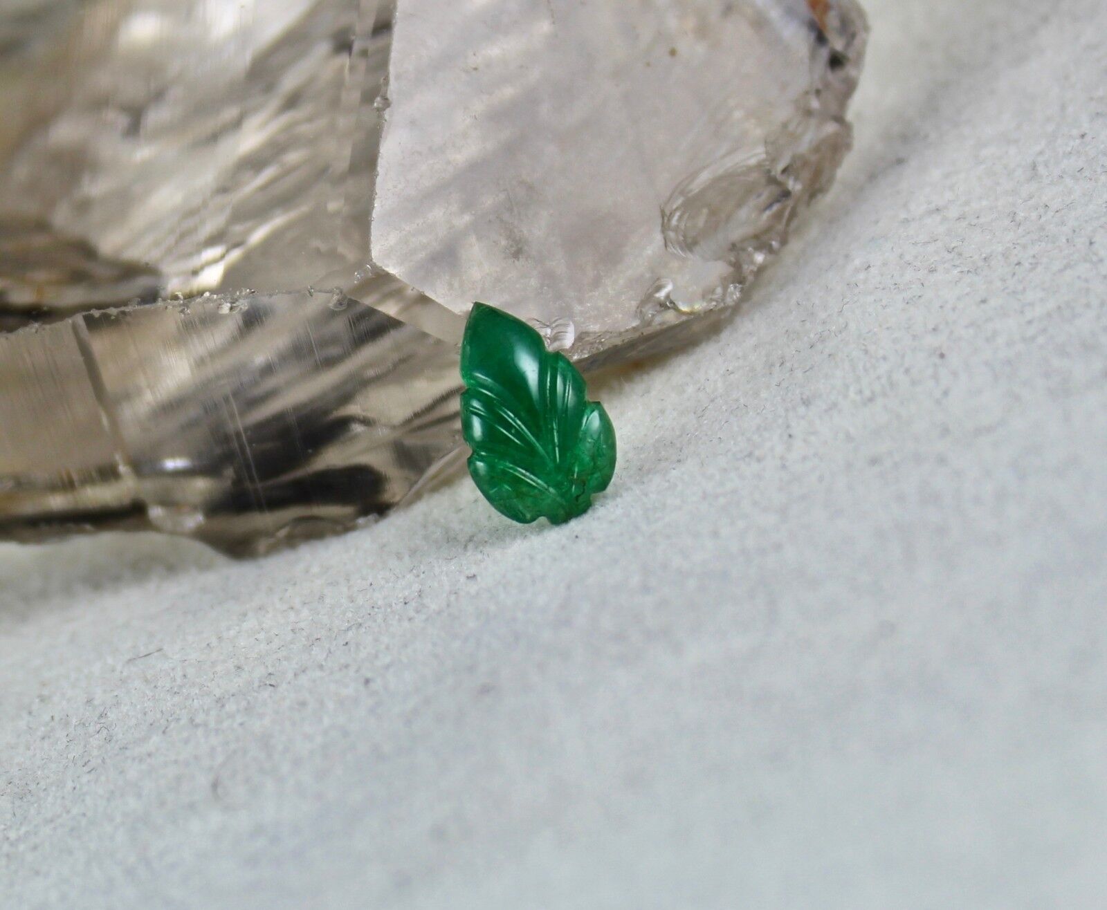 Zambia Natural Emerald Carved Leaf 3.02 Ct Gemstone For Ring Pendant Designing