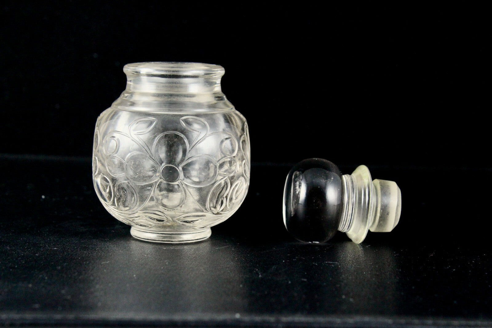 Certified Hand Carved Natural Rock Crystal Quartz 1305 Ct Perfume Bottle Decor