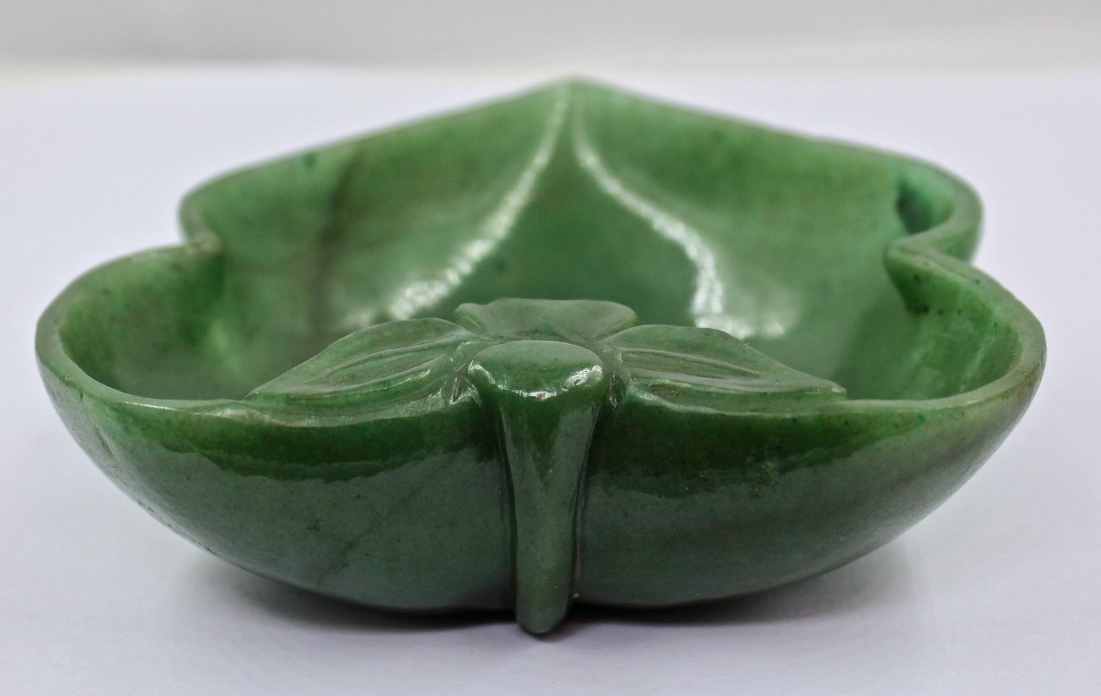 NATURAL GREEN JADE 1135 CARATS CARVED LEAVES BOWL FOR HOME DECOR