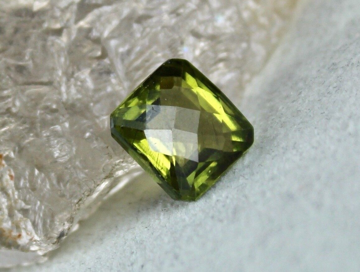 NATURAL GREEN TOURMALINE SQUARE CUT 7.79 CARATS FINEST GEMSTONE RING PENDANT