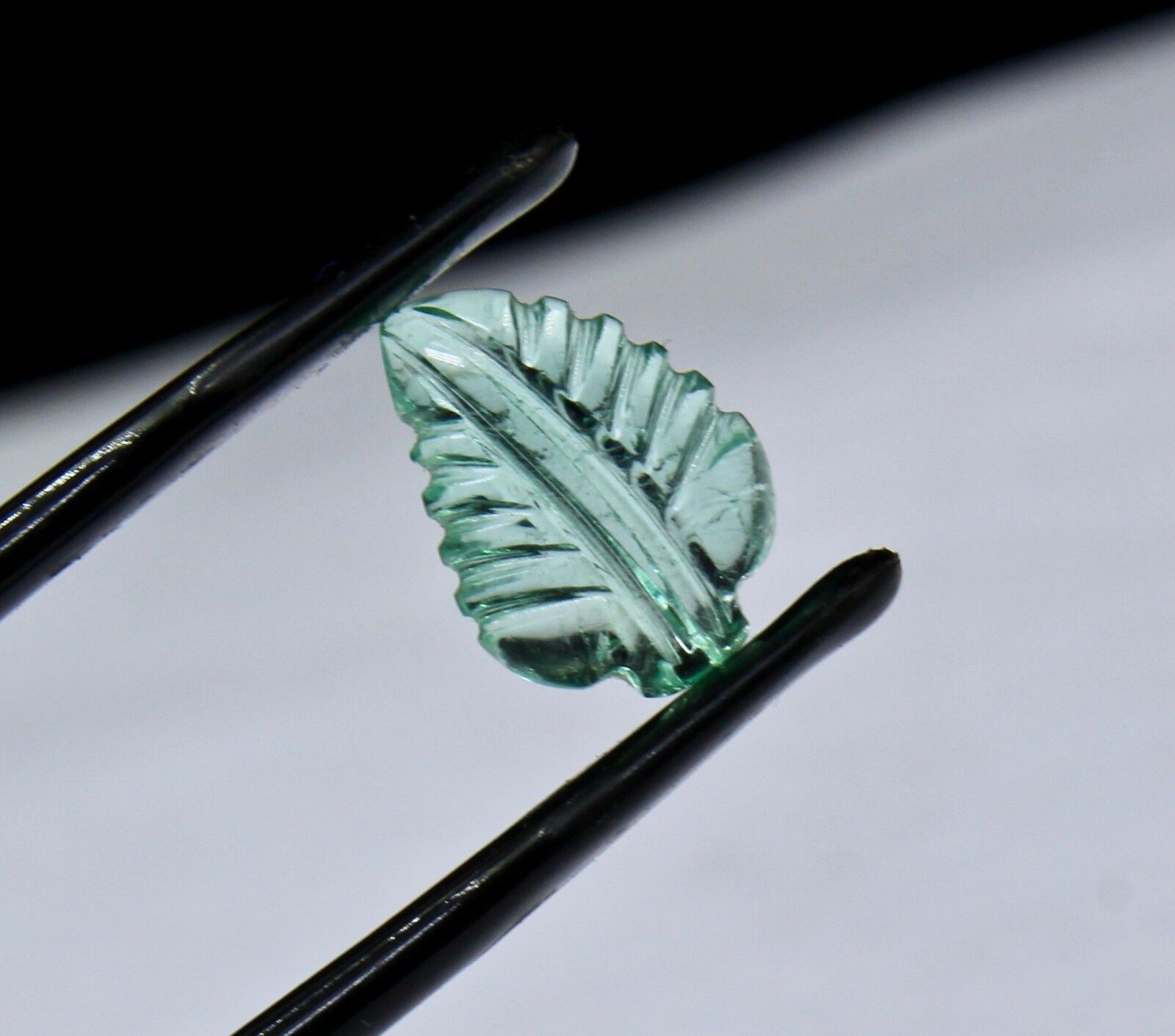 12X9 MM NATURAL COLOMBIAN EMERALD CARVED LEAF 2.47CTS GEMSTONE FOR RING PENDANT