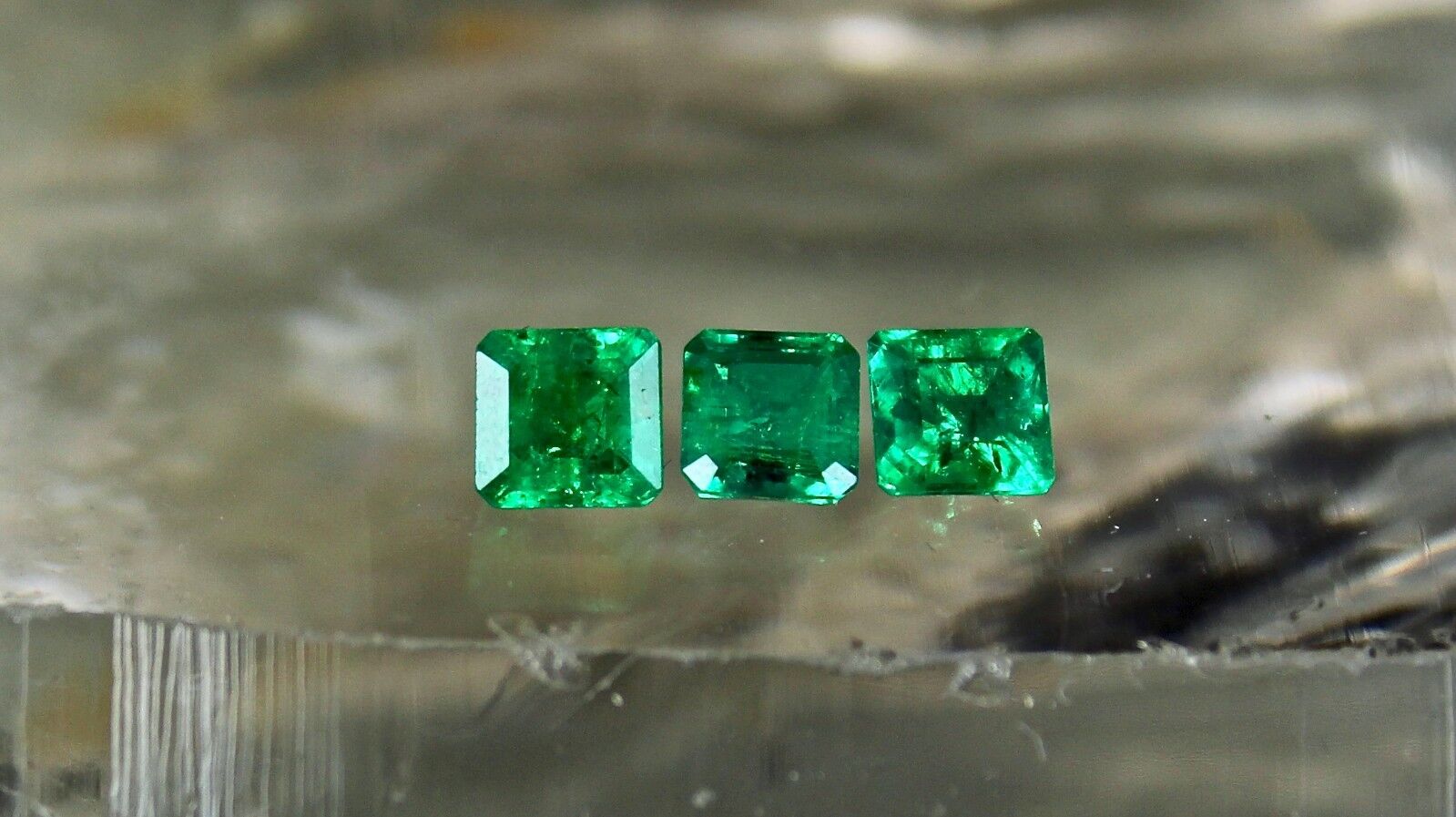 Earthmined Natural Emerald 5mm Square Cut 3 Pcs 2.08 Cts Gemstone Designing Ring