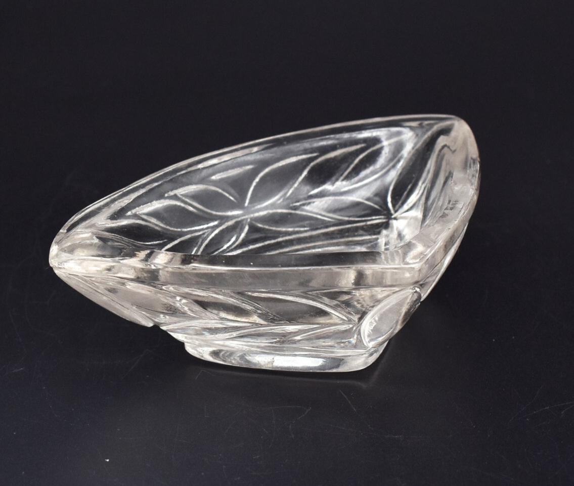 Antique Natural Rock Crystal Quartz 465 Ct Triangle Gemstone Bowl Decor