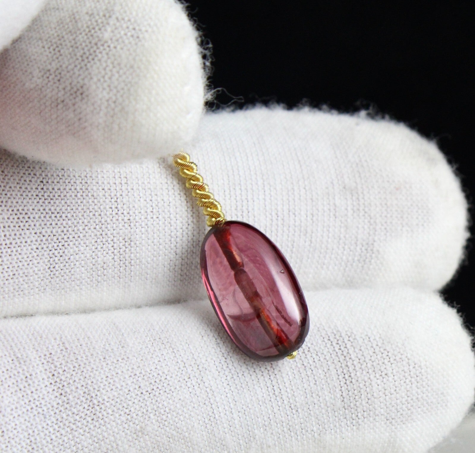 Antique Old Red Spinel Cabochon 1 Pcs 7.34 Cts Pendant Certified For Women