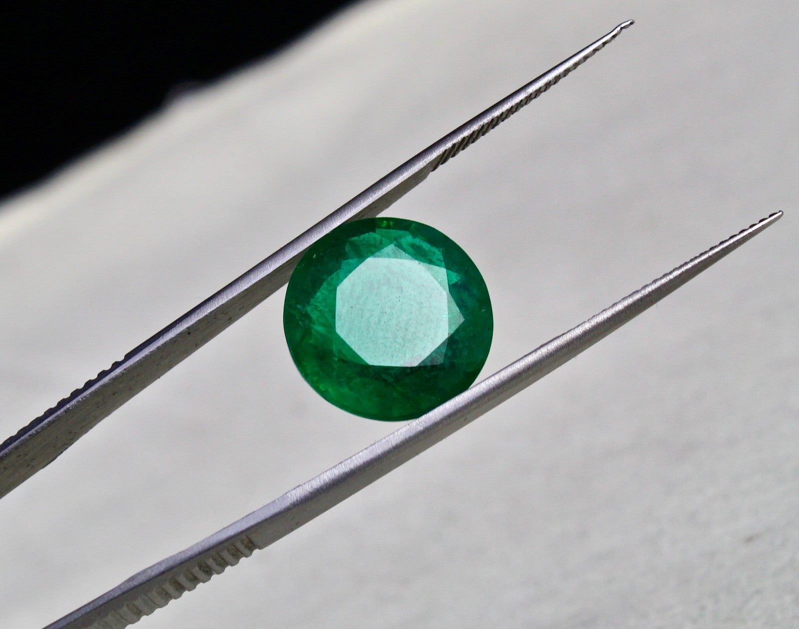 Certified 15mm 10.20 Ct Natural Emerald Round Cut Gemstone For Ring Pendant