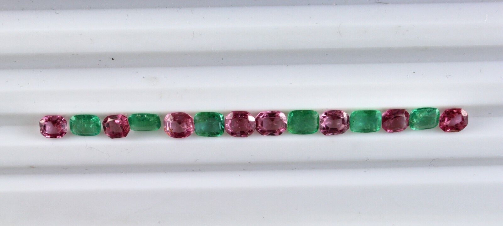 NATURAL SPINEL EMERALD CUSHION CUT 14 PCS 11.52 CTS GEMSTONE DESIGN BRACELET SET