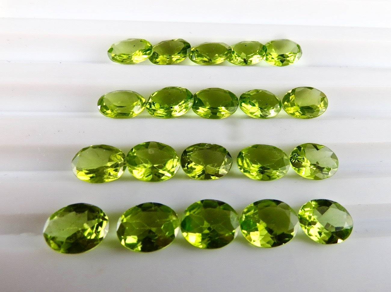 Natural Peridot Oval Cut 9x7 Mm 20 Pcs 31 Cts Gemstones For Ring Earring Pendant
