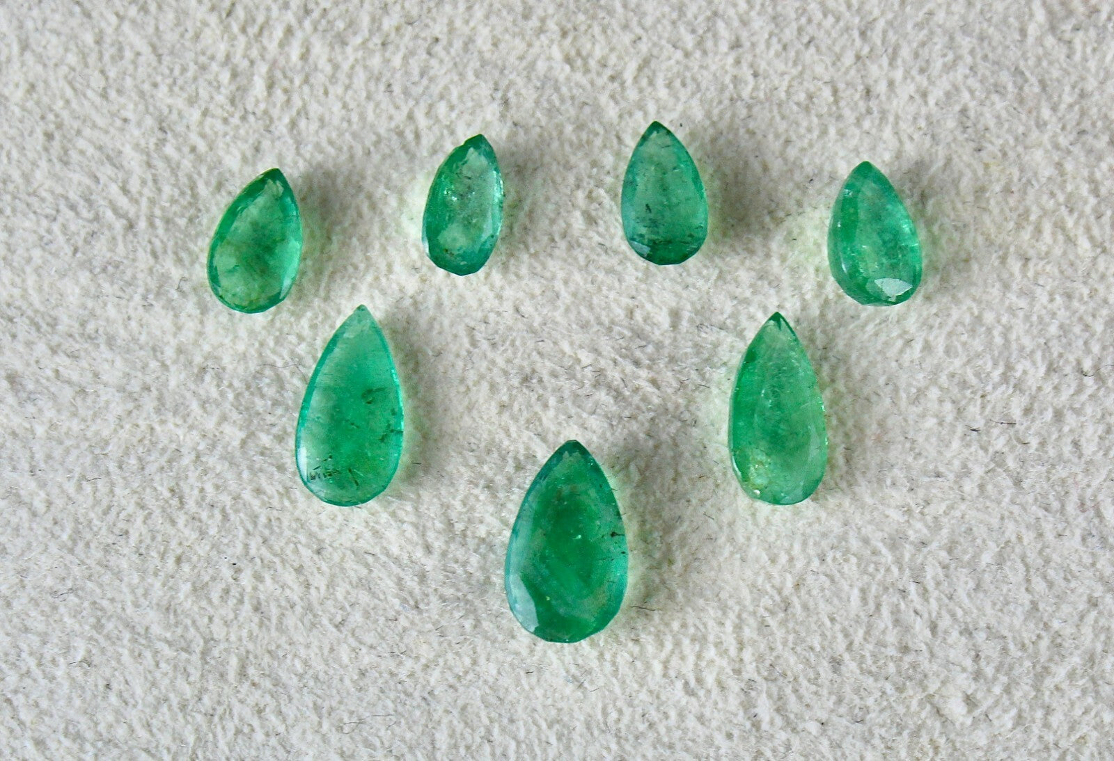 Natural Zambian Emerald Pear Cut Gem 7 Pcs 4.60 Ct Loose Stone Earring Set