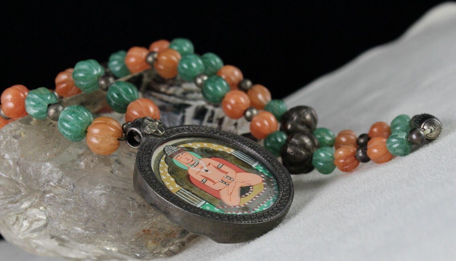 OLD BUDHA PAINTING SILVER PENDANT GREEN ORANGE QUARTZ CARVED STONE BEAD NECKLACE