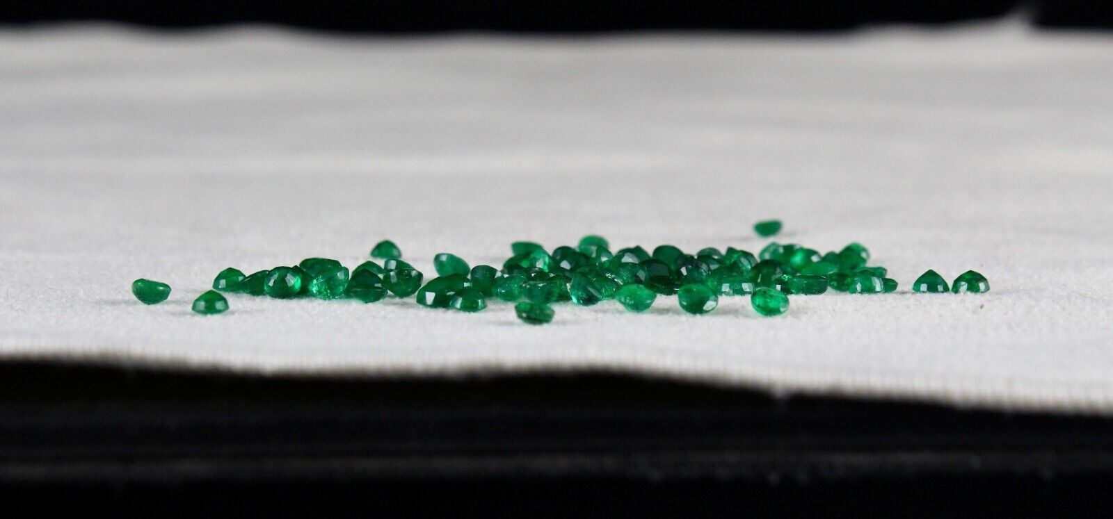 Natural Zambian EMERALD Round Cut 90 pc 12.75 Carats 3.80-2.90 mm Loose Gemstone