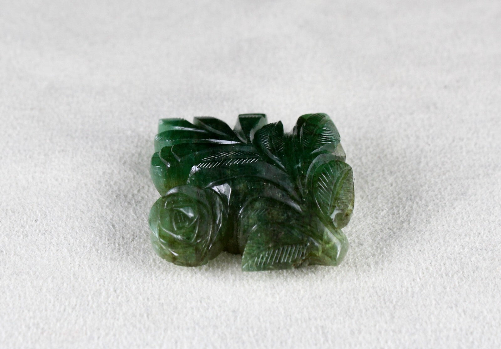 Certified Natural 103.40 Ct Zambia Emerald Carved Leaf Big Gemstone For Pendant