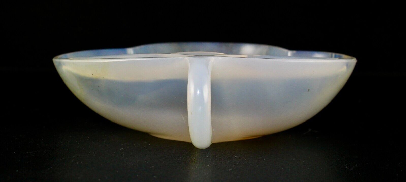 Hand Crafted Natural Chalcedony Carved Leaf 991 Carats gemstone Bowl Home Decor