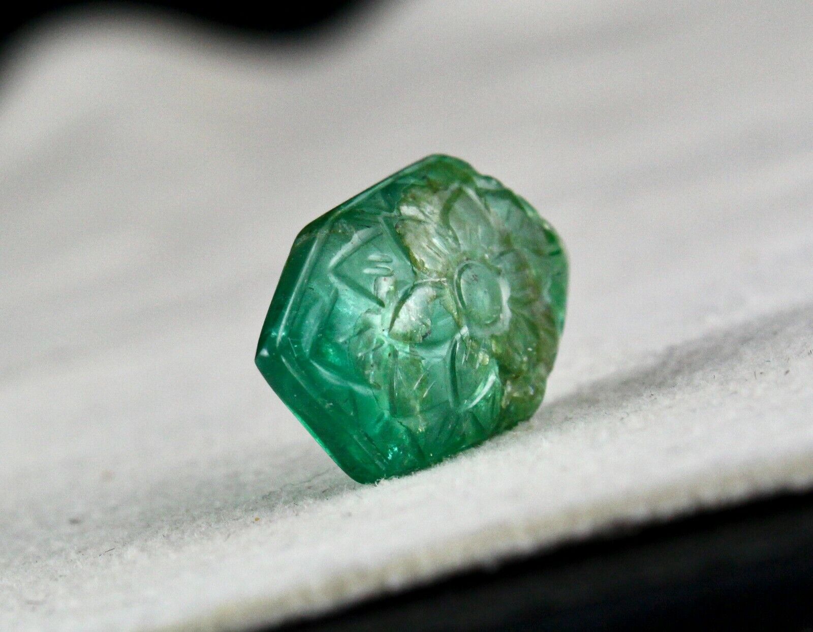 Natural Zambian EMERALD Fancy Carved 9.99 Carats Gemstone Ring Pendant Designing