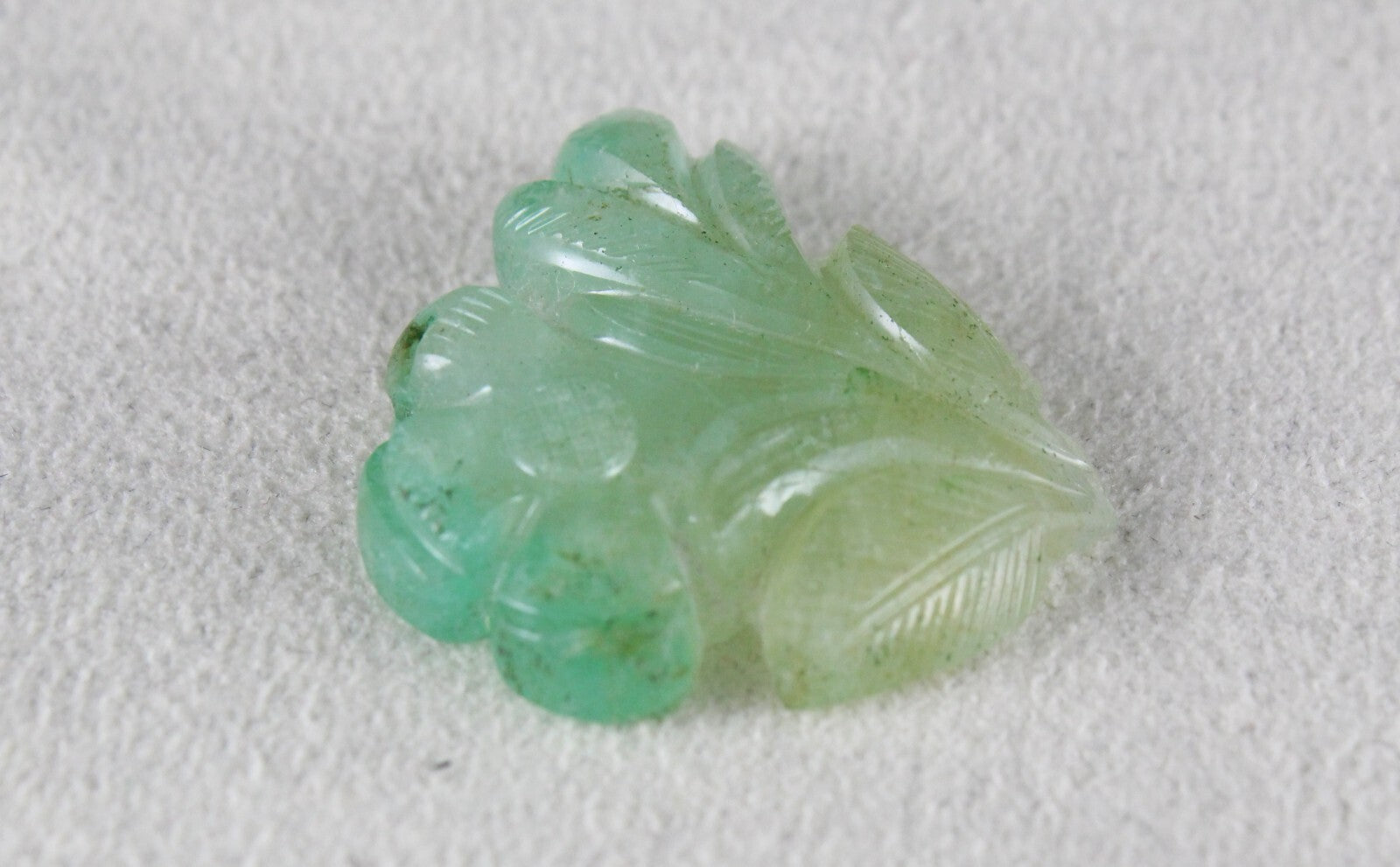 Certified Natural Colombian Emerald 27.55ct Leaf Carved Gem For Ring & Pendant