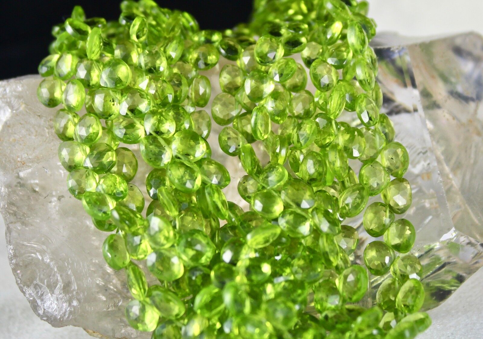 NATURAL PERIDOT BEADS FACETED TEARDROPS GEMSTONE 883 CTS LADIES SILVER NECKLACE