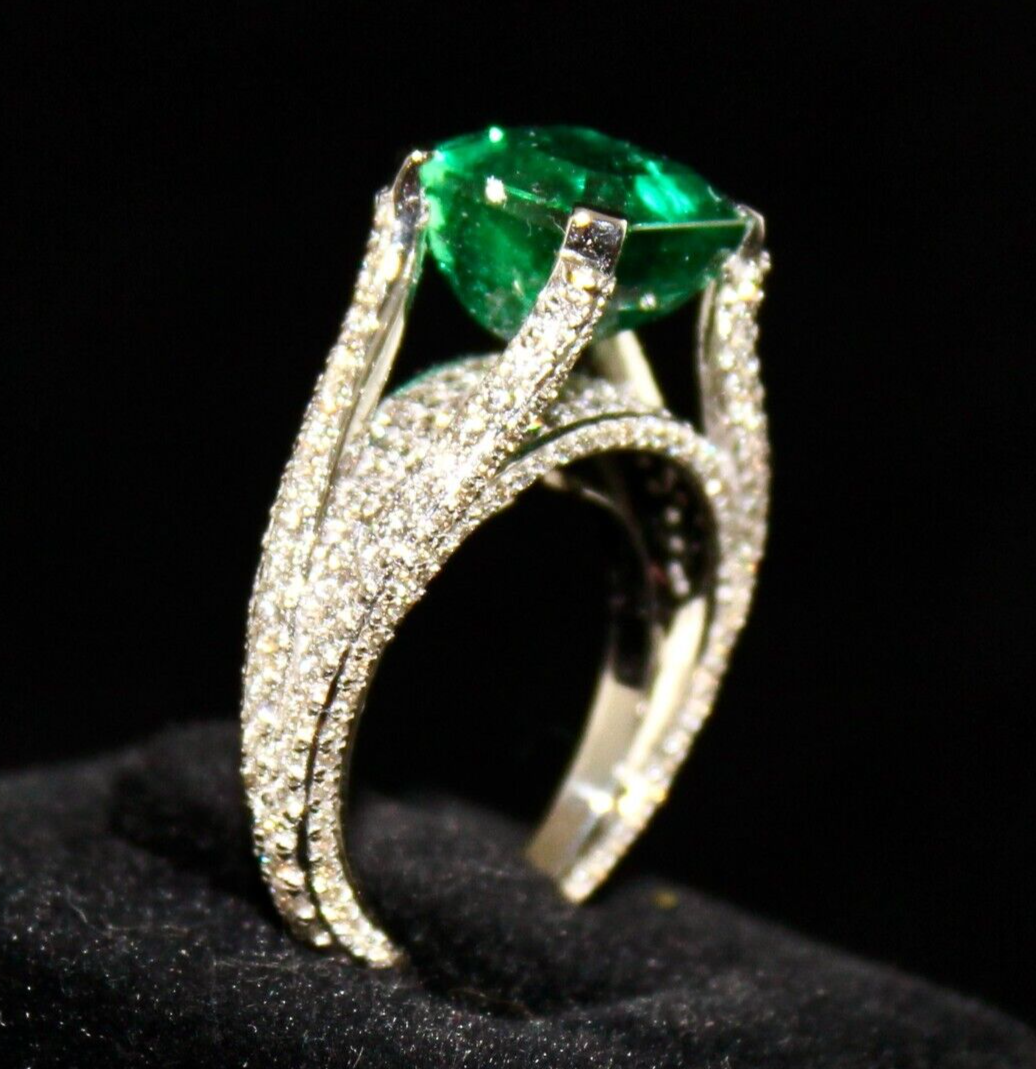 Certified Natural Emerald Square 4.95Ct H-SI Diamond Cut 18k Gold Statement Ring