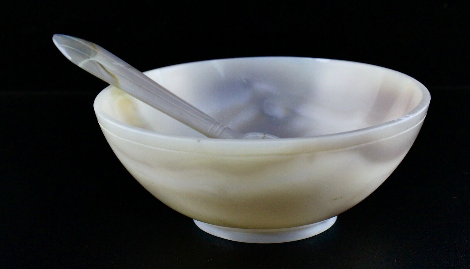 HAND CRAFTED NATURAL CHALCEDONY 1825 CARATS DESIGNER BOWL SPOON FOR HOME DECOR