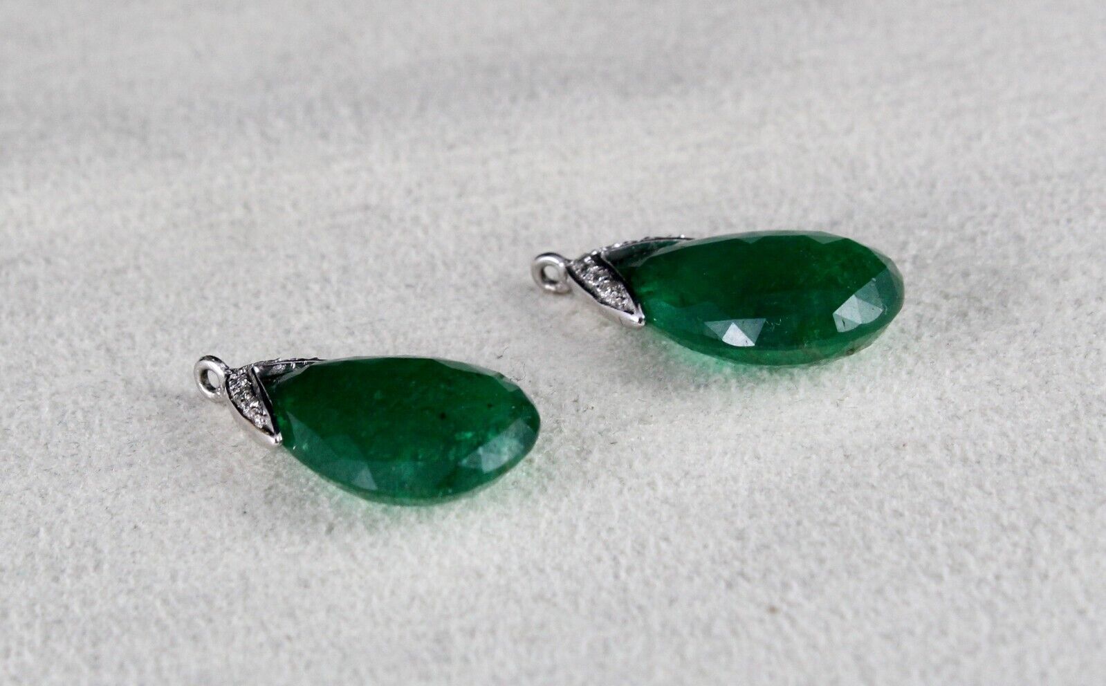 NATURAL EMERALD PAIR TEAR DROP 18.30 CTS HANGING STONE DIAMOND 18K GOLD EARRING